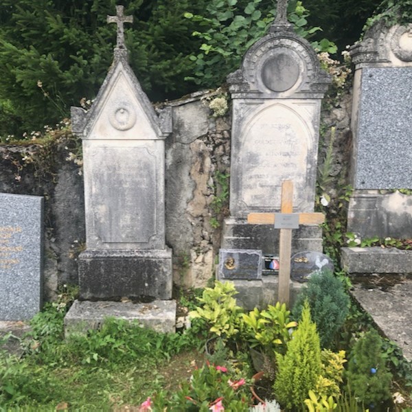 Monument funeraire avant reutilisation