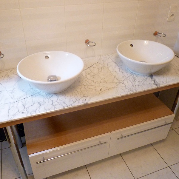 Plan de salle de bain avec double vasque marbre de Carrare